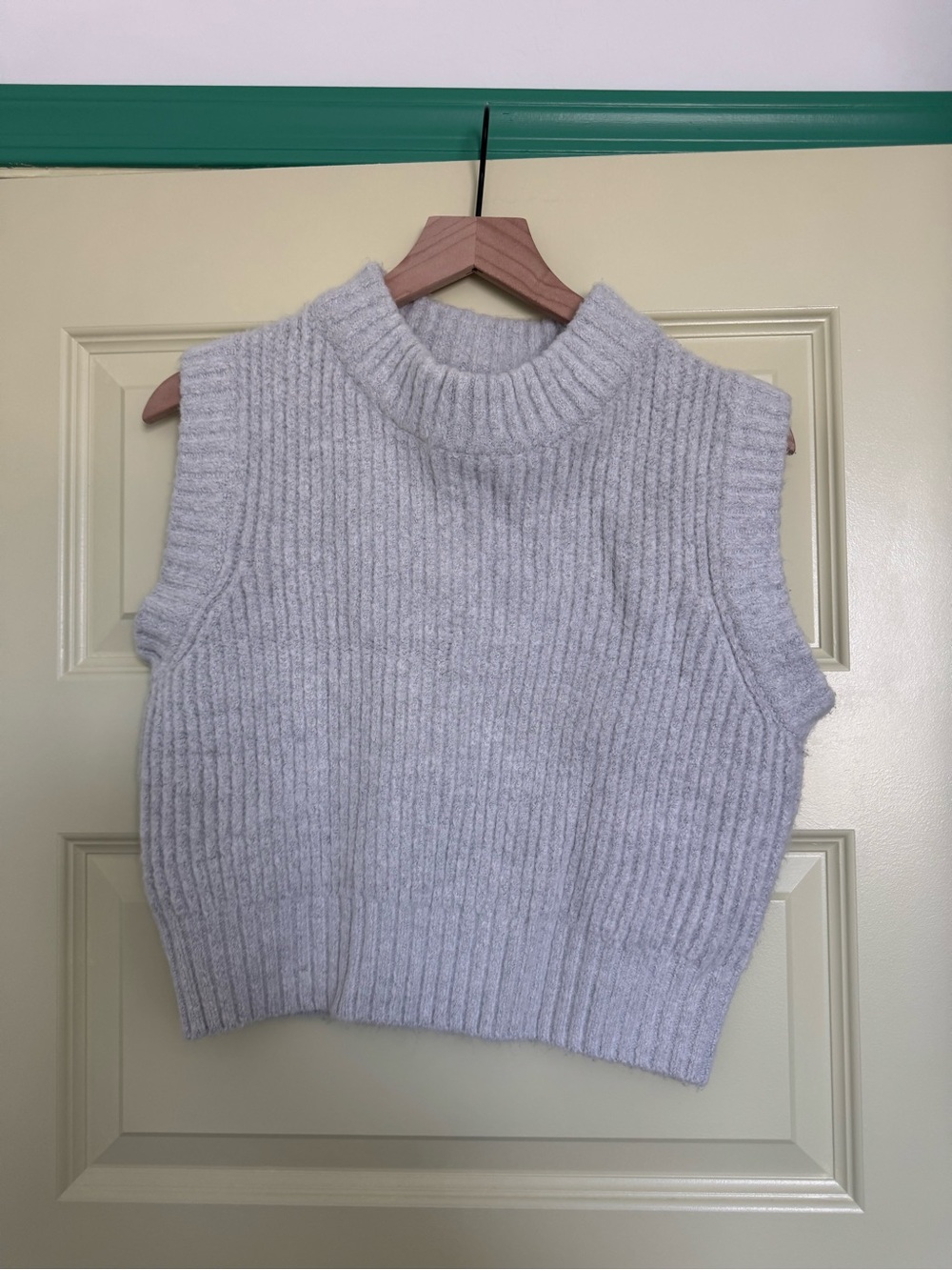 Sleeveless Ribbed Turtleneck Vest - Light Gray